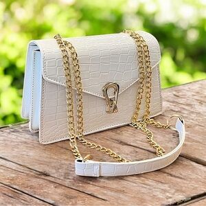 👜🆕👜Elegant White Croc-Embossed Chain Bag